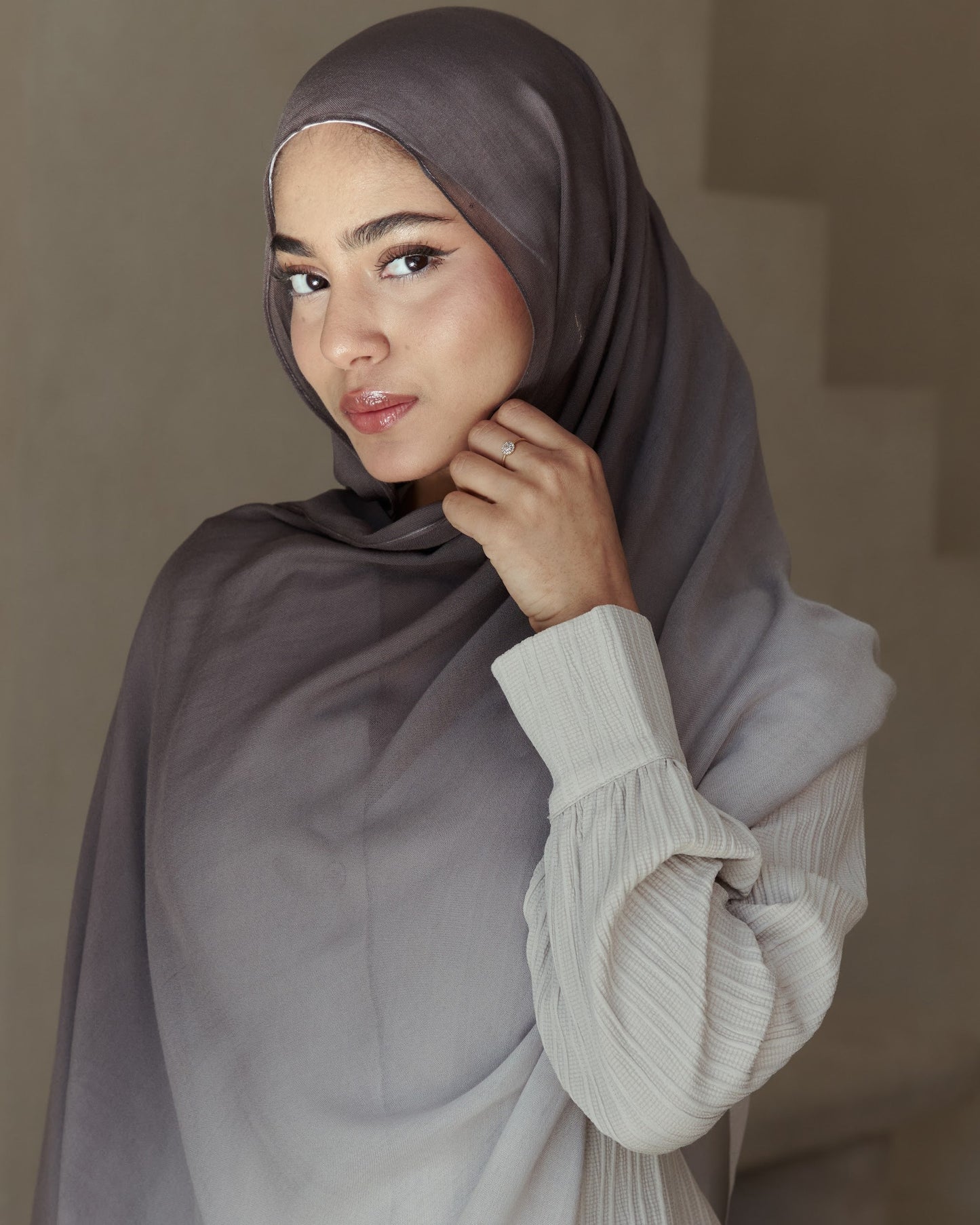 Ombré Modal Hijab - Pebble Smoke